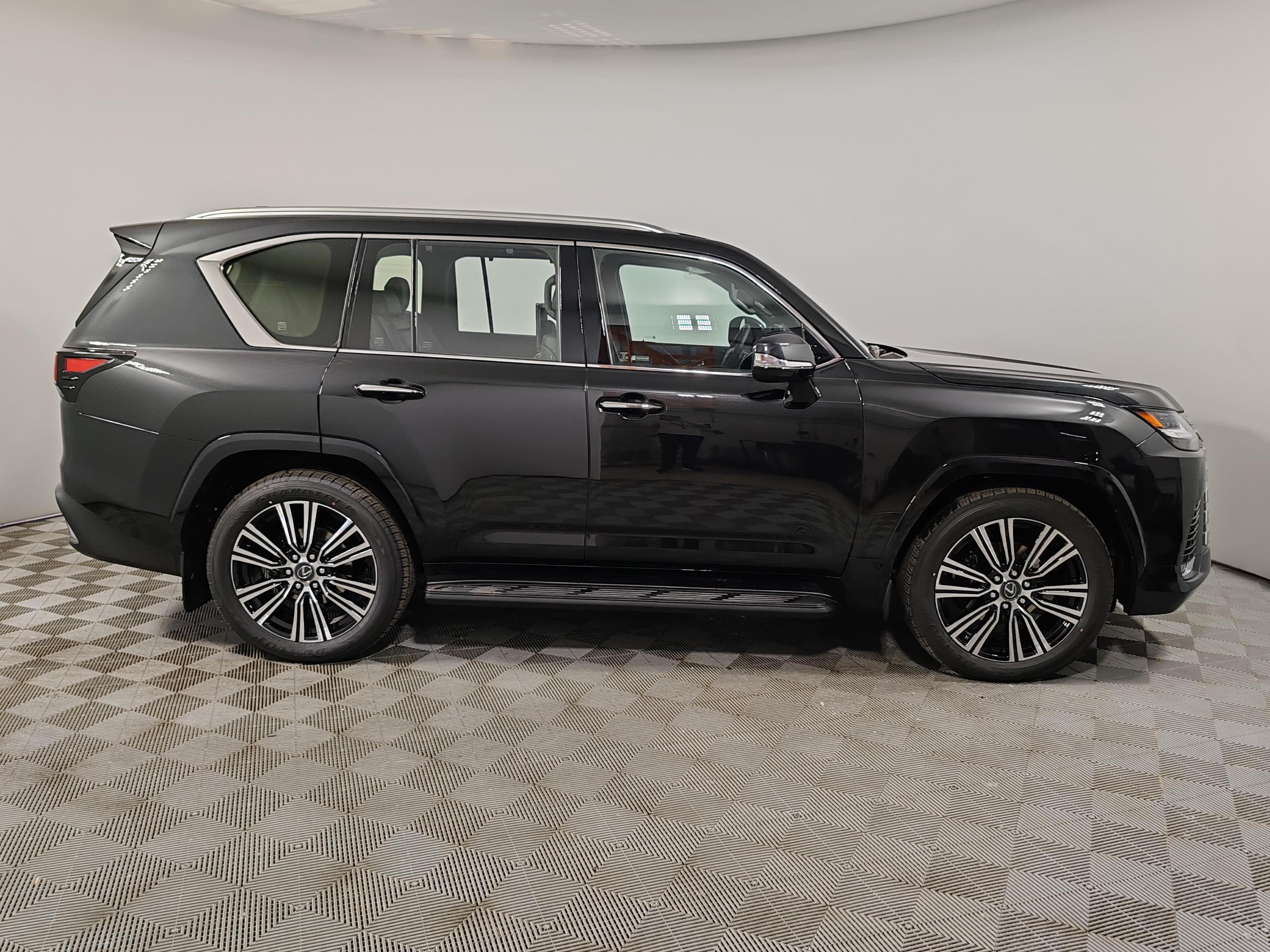 Lexus LX 500d - 5