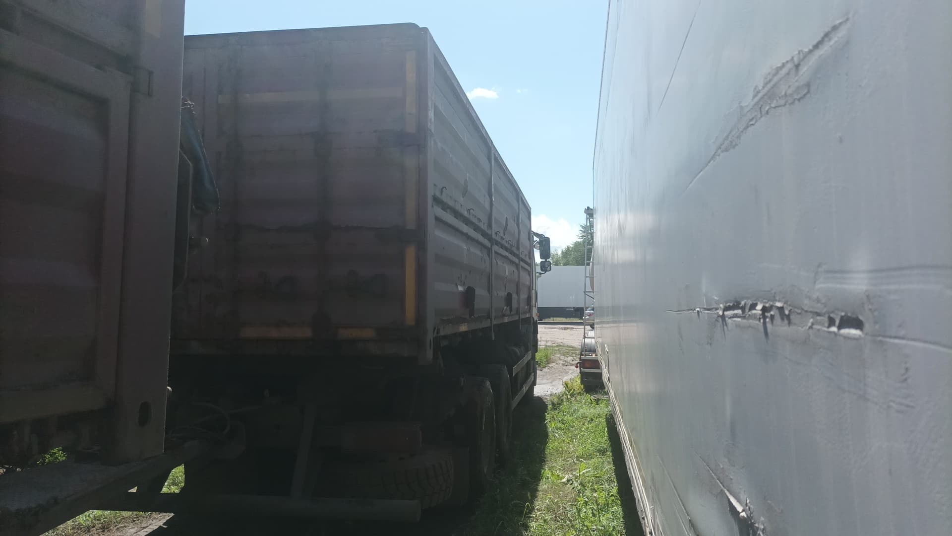 Автомастер 5589* на шасси FAW CA 3250 6x4 Зерновоз - 3