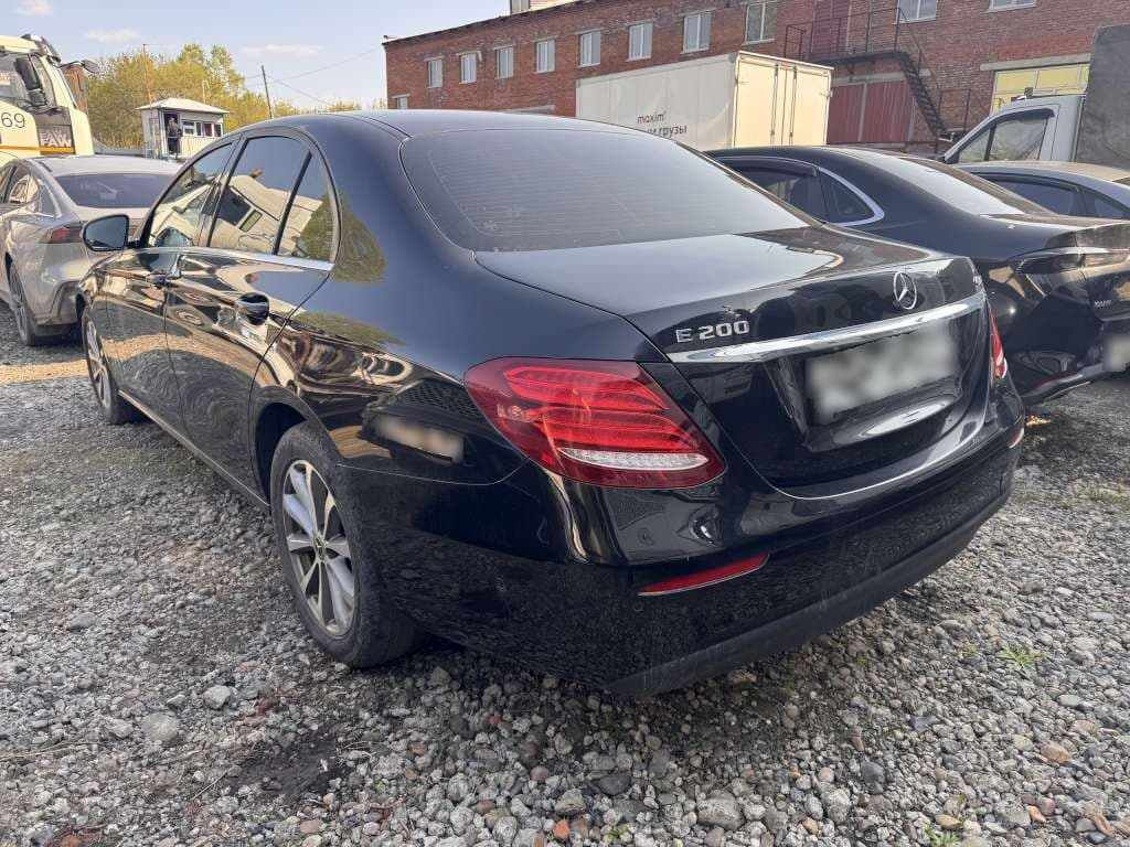 Mercedes-Benz E седан - 4