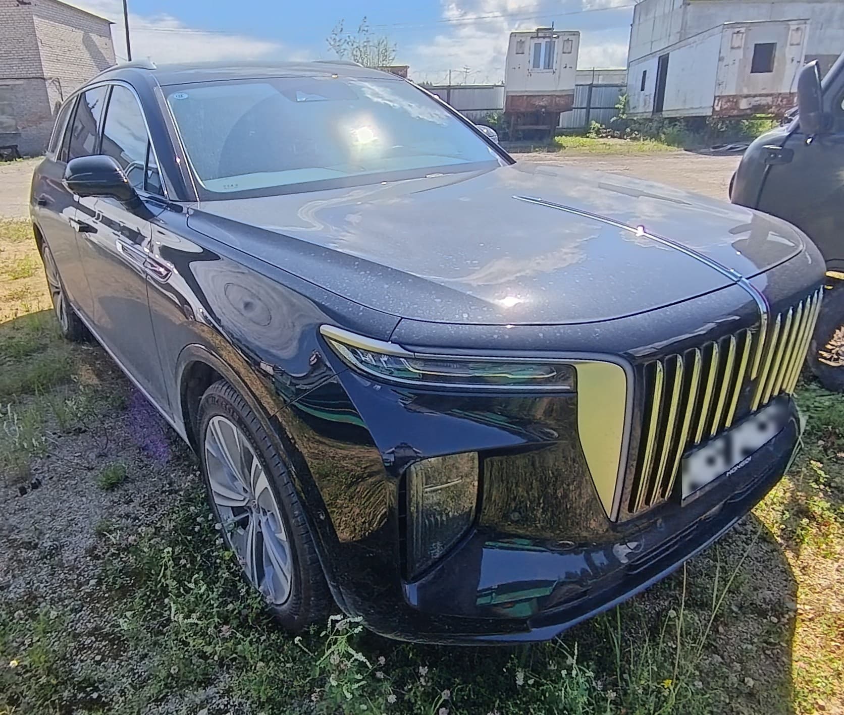 Hongqi E-HS9 - 2