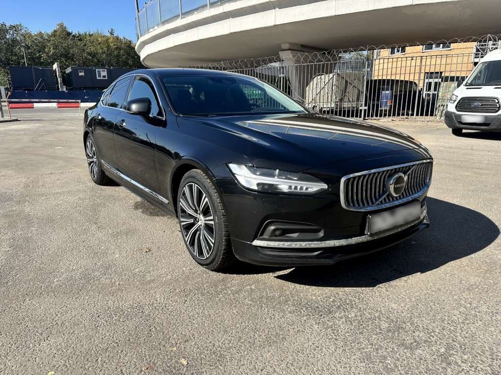 Volvo S90 - 2