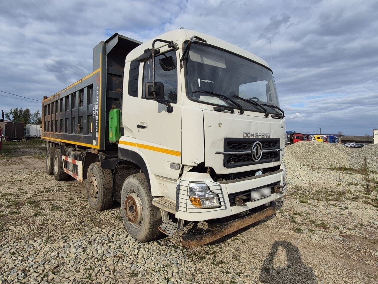Dongfeng KC 8x4 Самосвал - 2