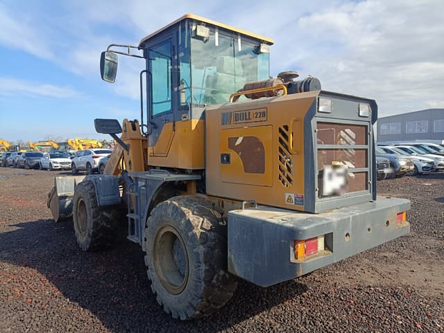 Bull SL220 Фронтальный погрузчик - 4