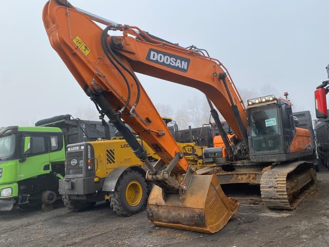 Doosan DX320 Экскаватор - 1