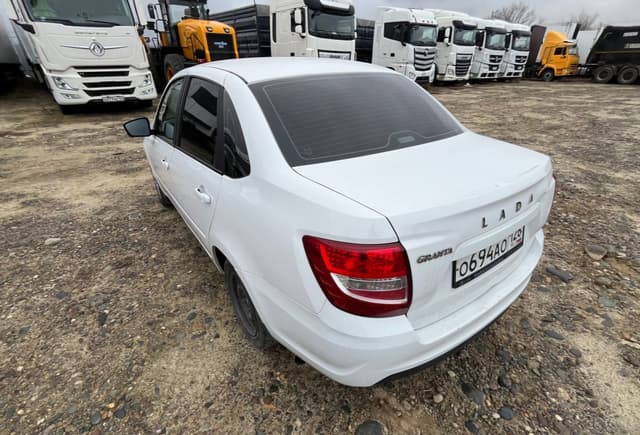 Lada Granta седан - 4