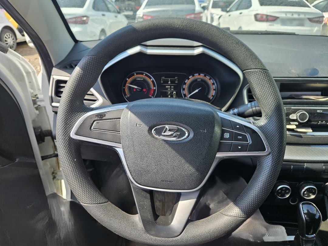 Lada Vesta седан - 5