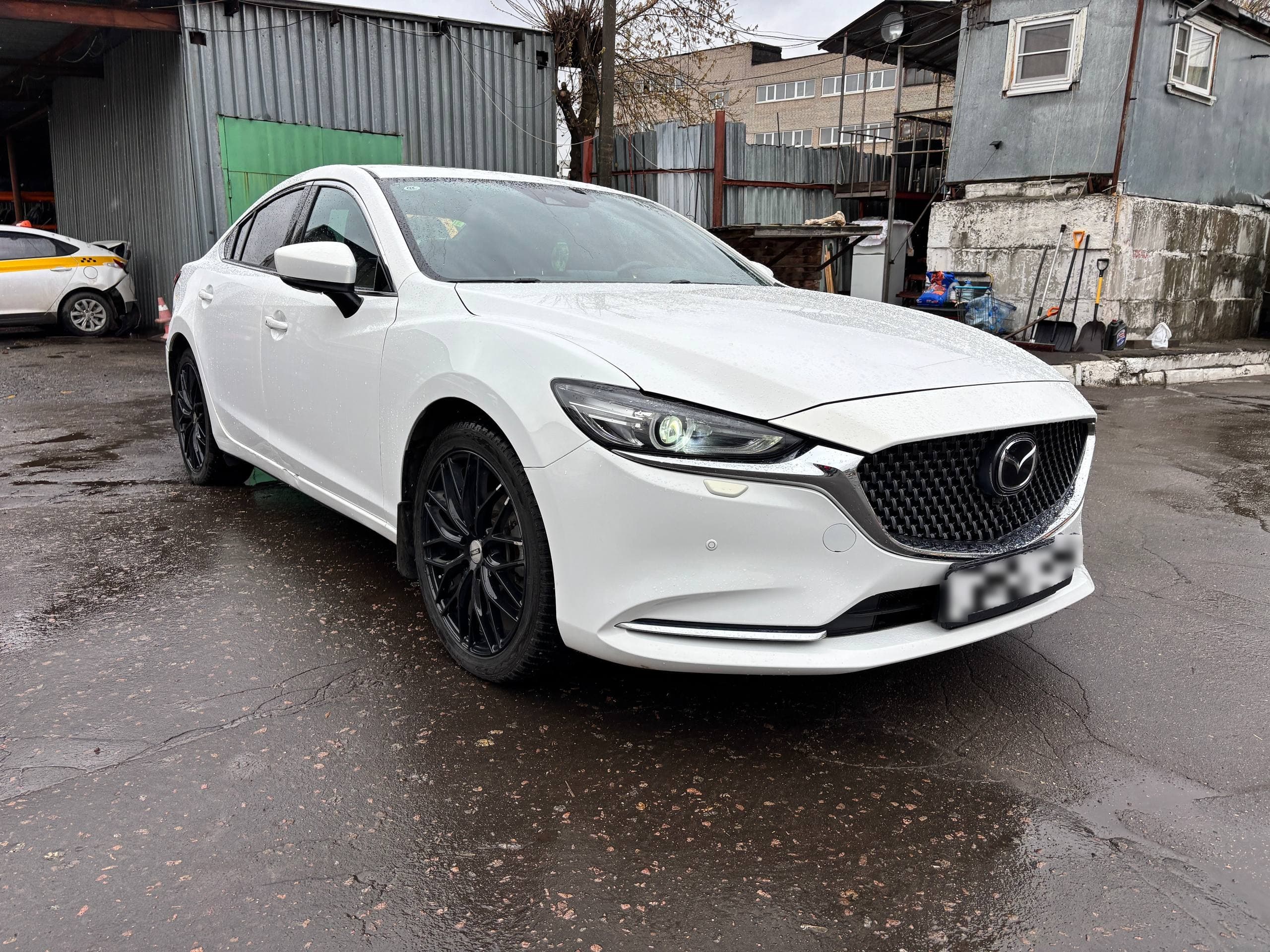 Mazda Atenza - 2
