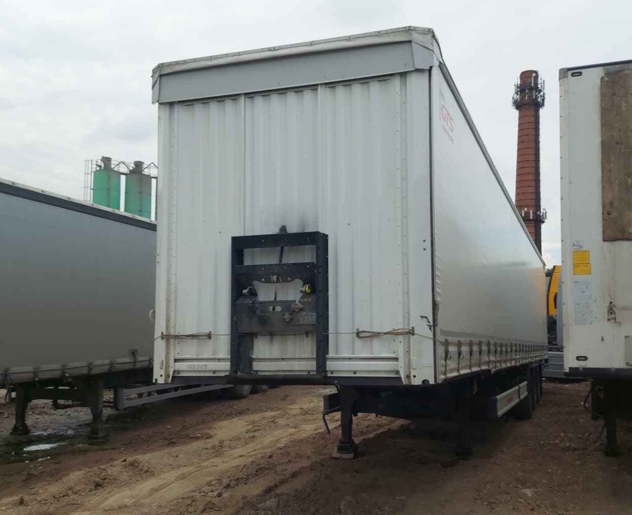 Kassbohrer XS Полуприцеп шторный - 1