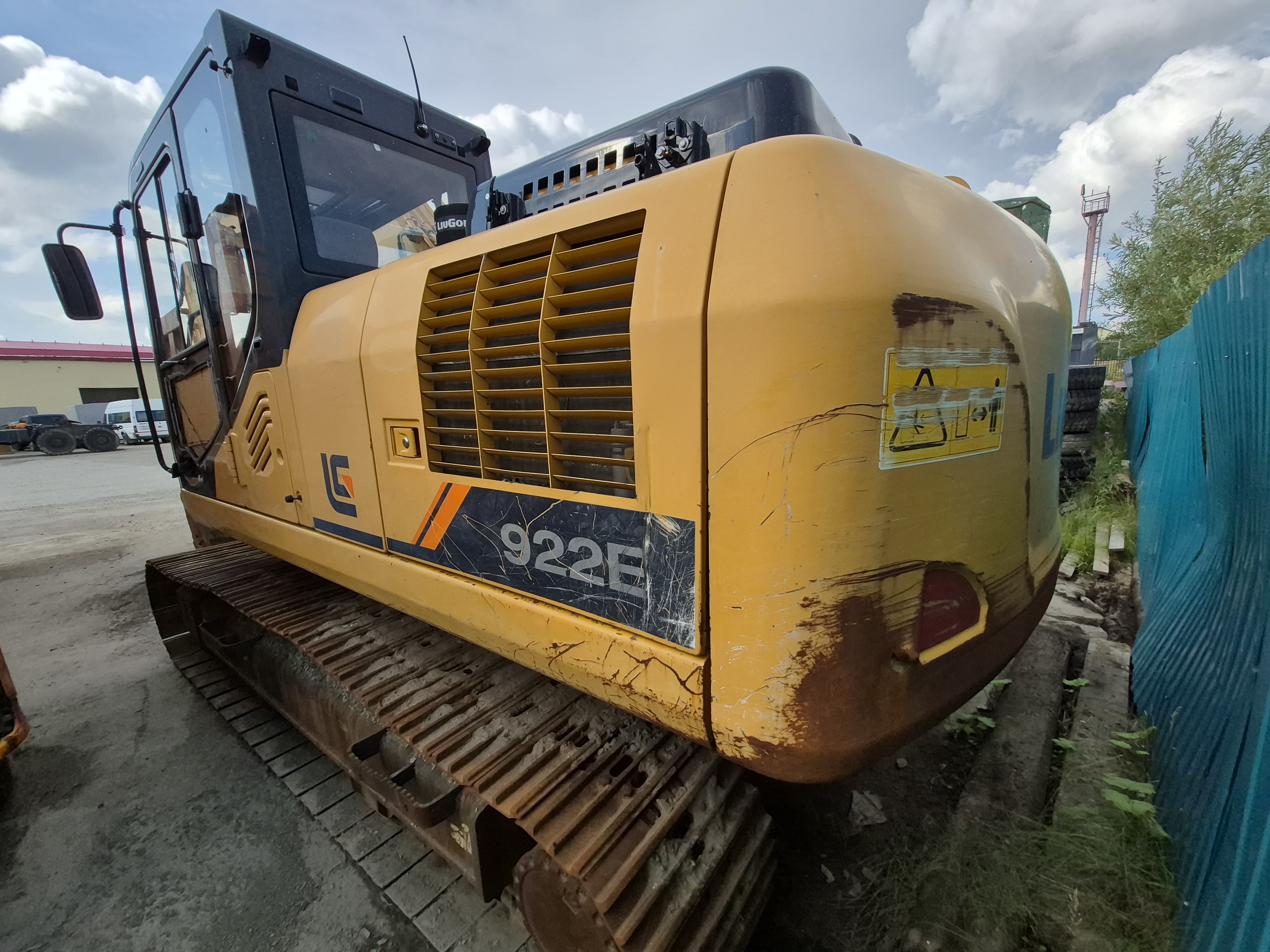 Liugong CLG922 Экскаватор - 3