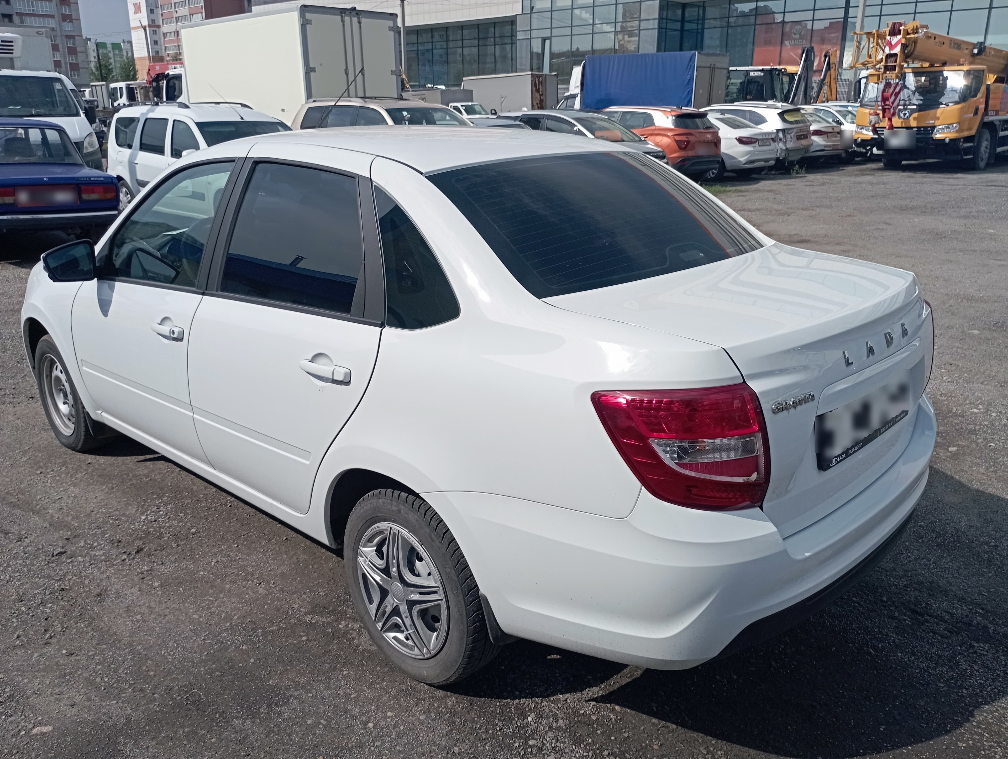 Lada Granta седан - 4
