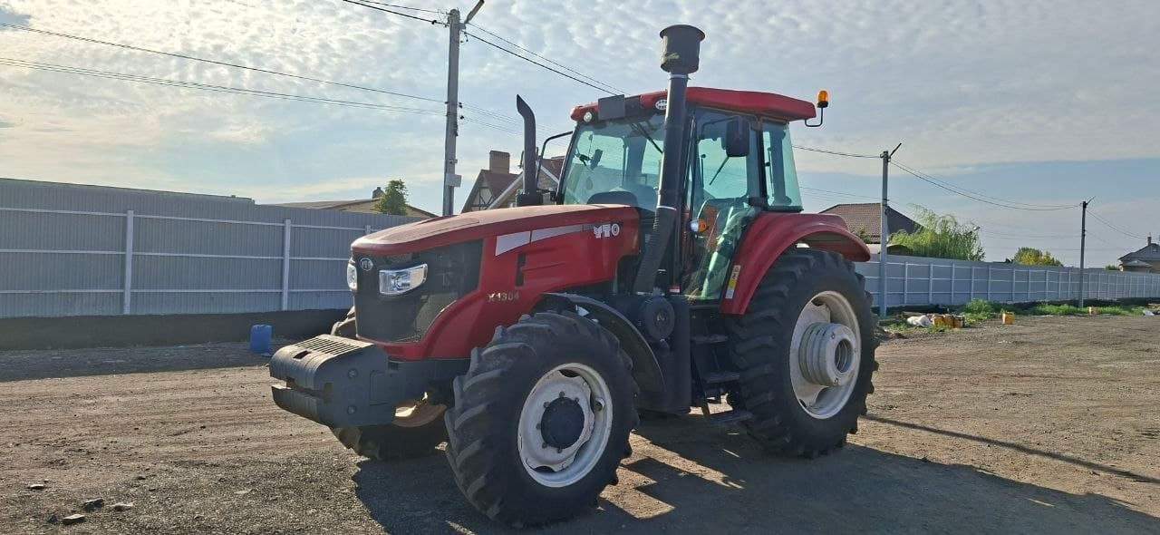 Yto Х1304 Трактор - 1