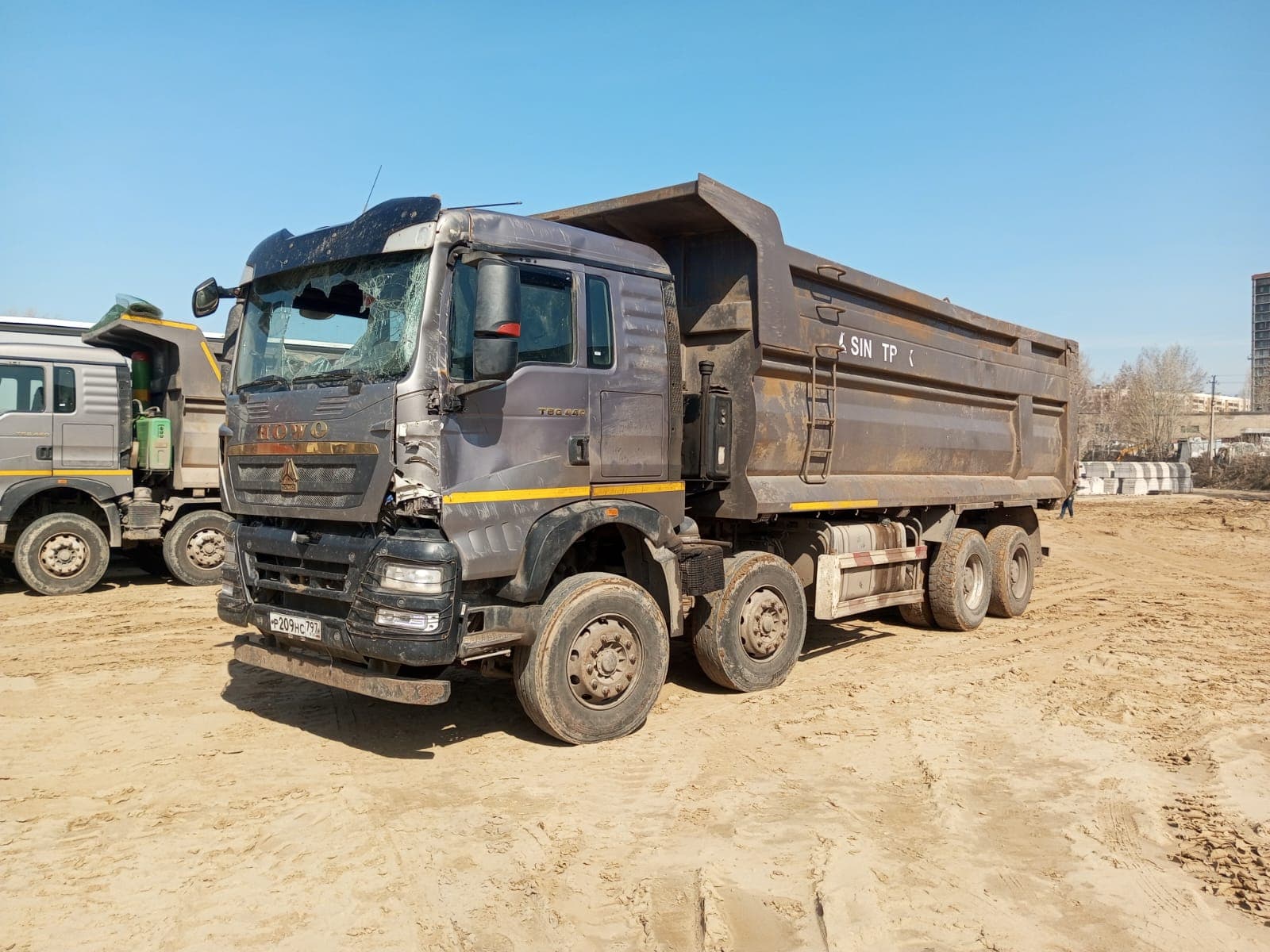 Howo T5G 8x4 Самосвал - 1