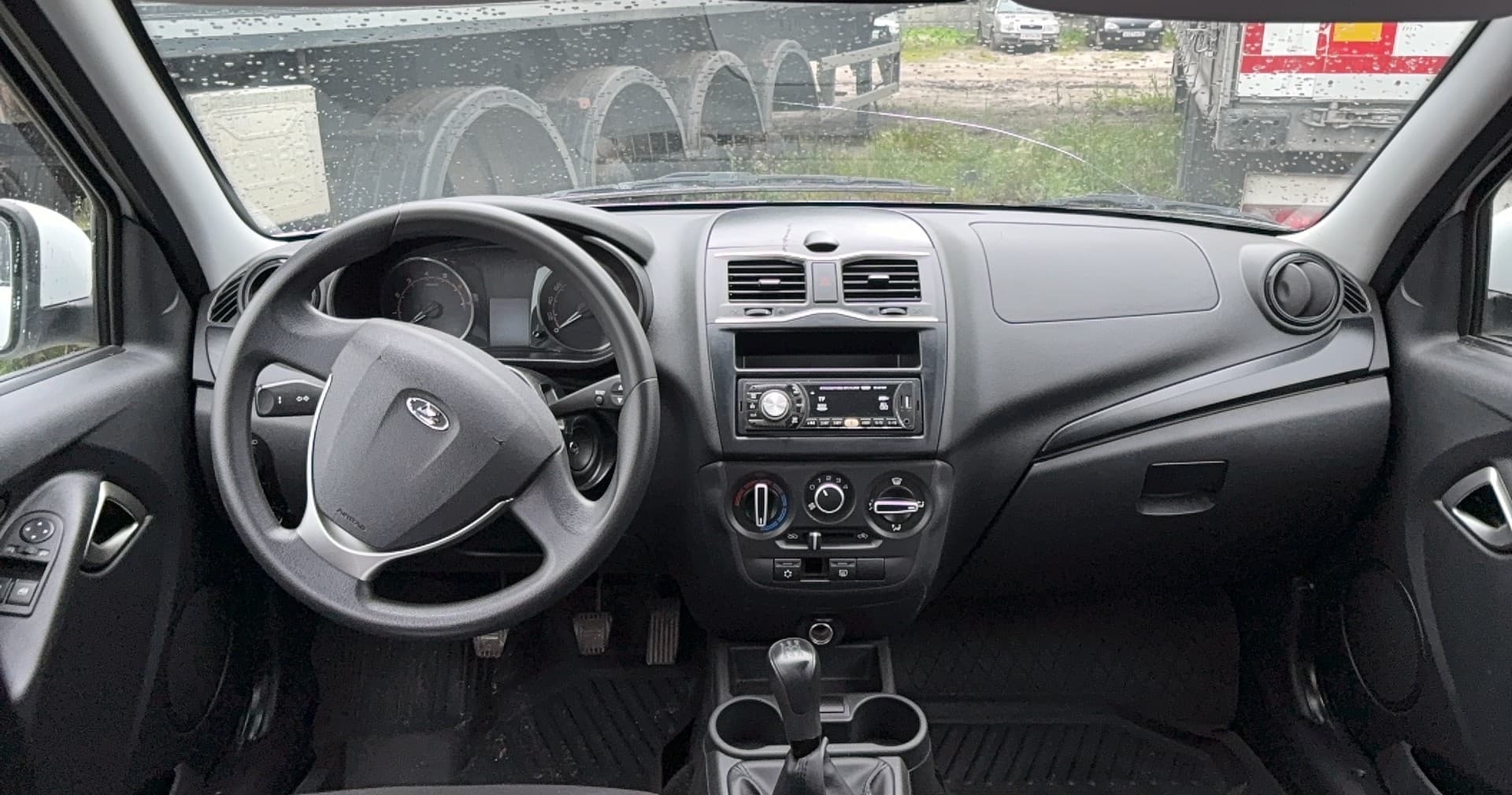 Lada Granta седан - 5