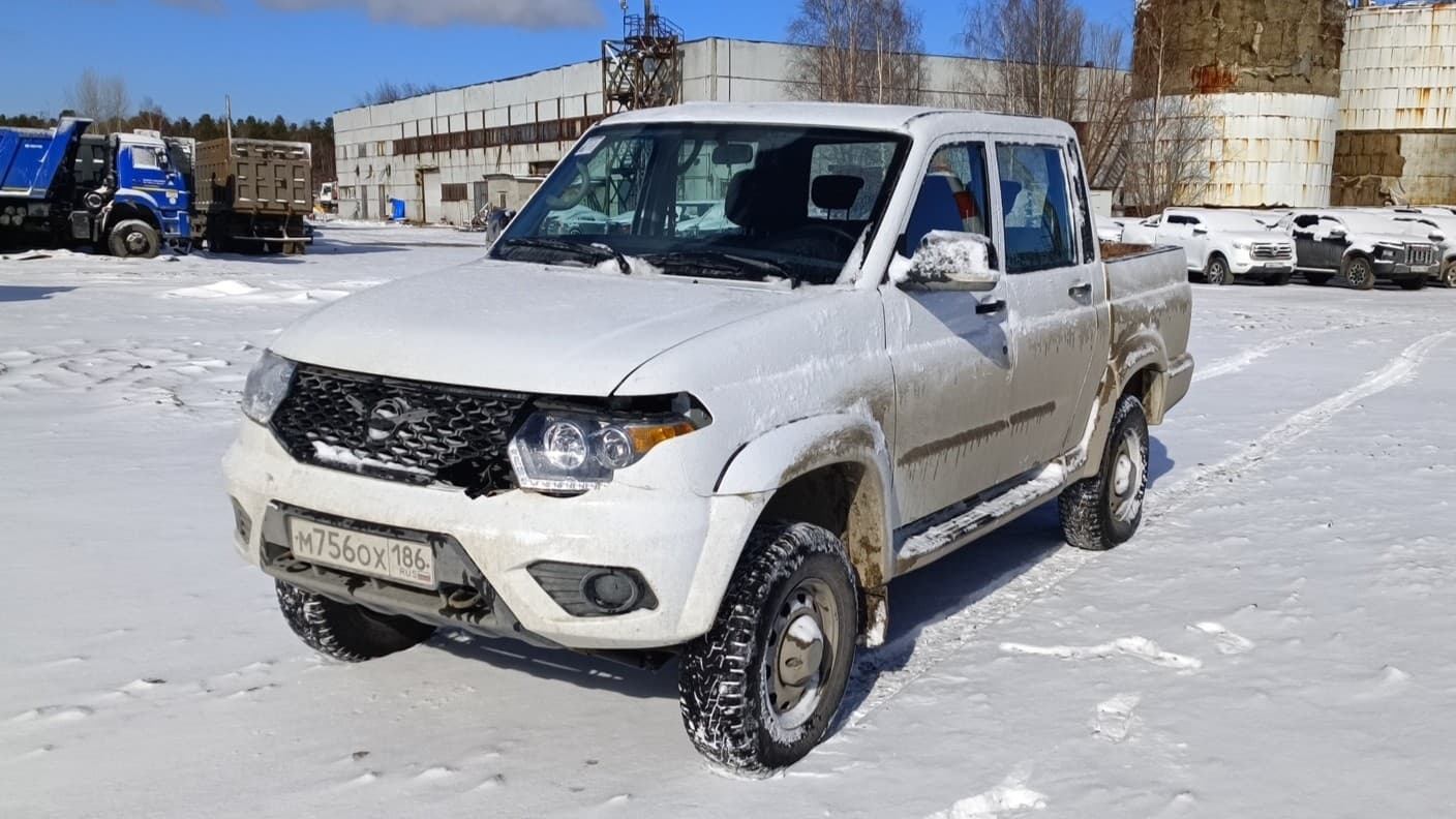 UAZ Pickup - 1