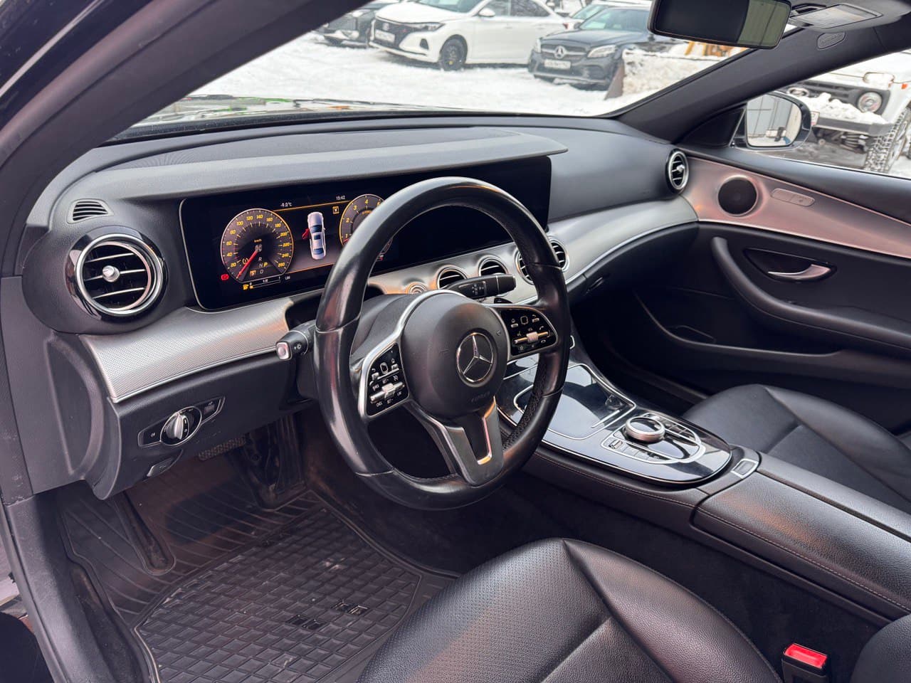 Mercedes-Benz E седан - 5