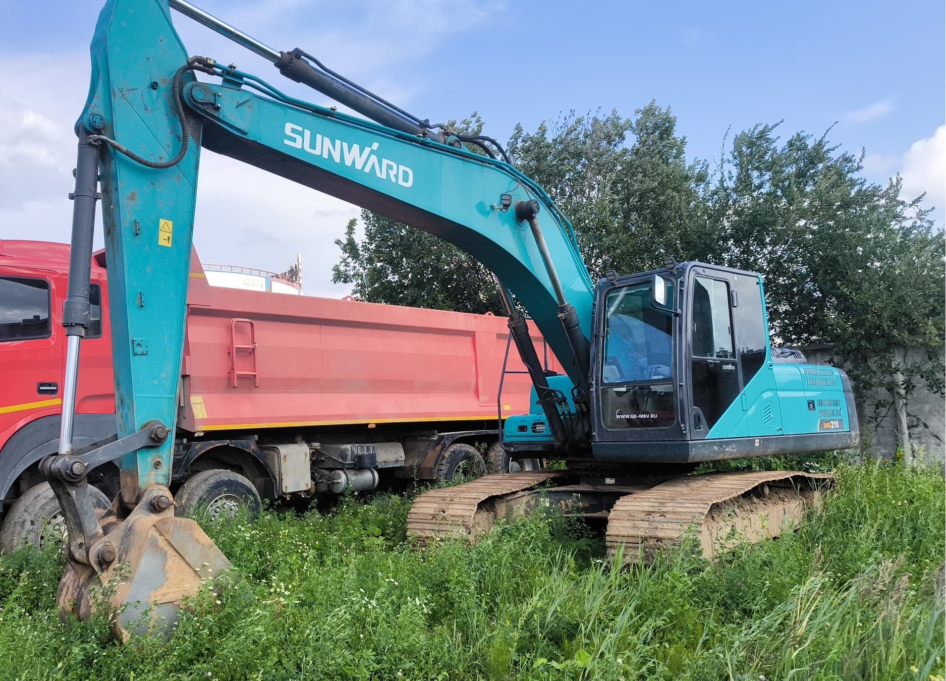 Sunward SWE210 Экскаватор - 1