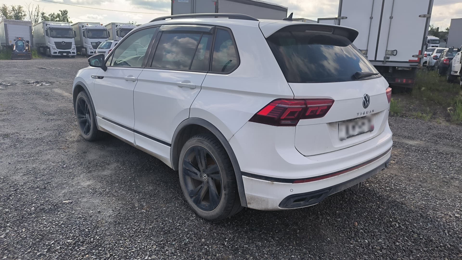 Volkswagen Tiguan - 4