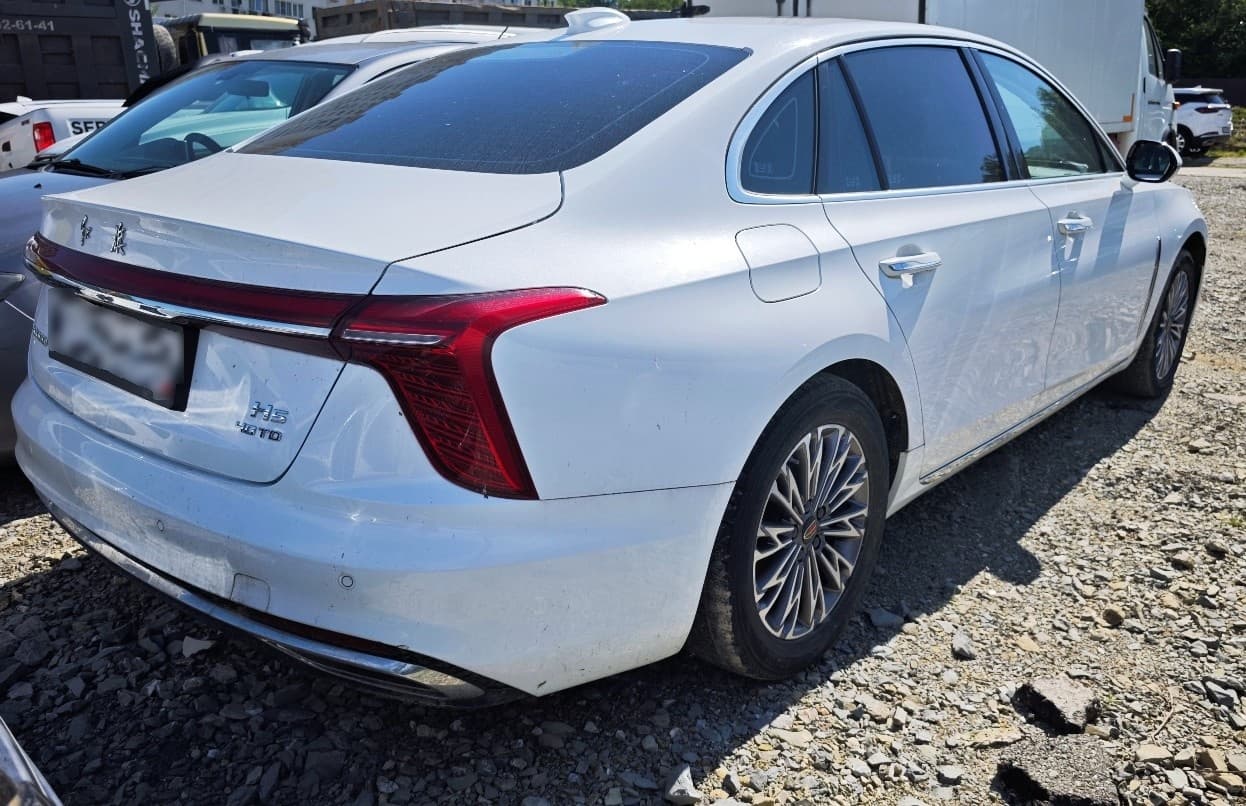 Hongqi H5 - 3