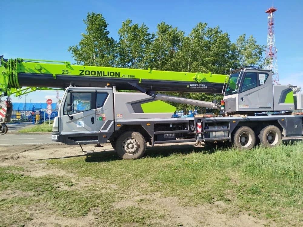 Zoomlion ZTC* 6x4 Автокран - 5