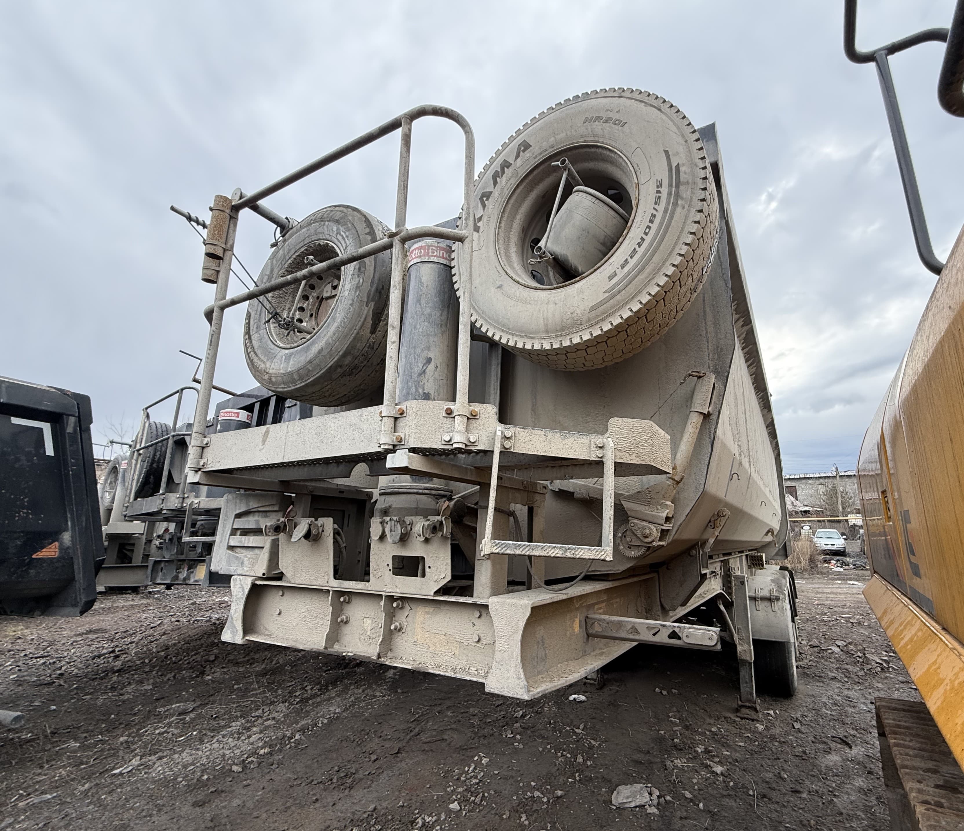 Grunwald 9453 Полуприцеп самосвальный - 1