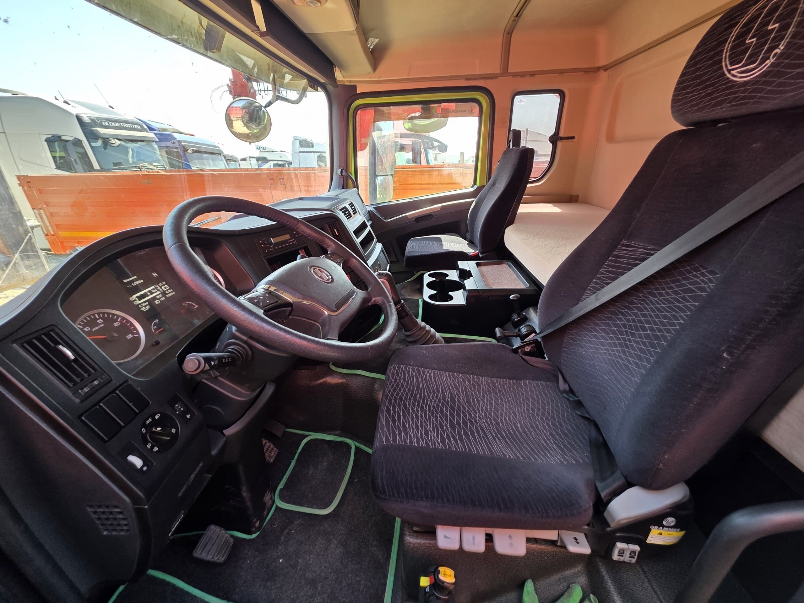 Shacman (Shaanxi) SX* 8x4 Самосвал - 5
