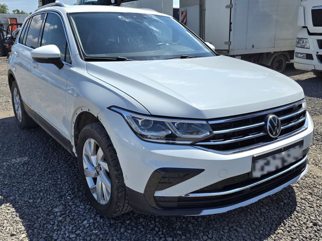 Volkswagen Tiguan - 2