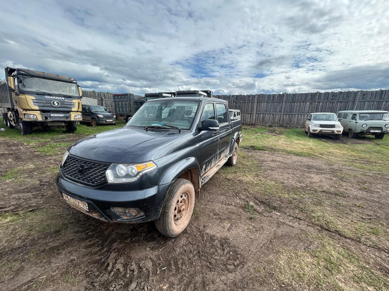 UAZ Pickup - 1