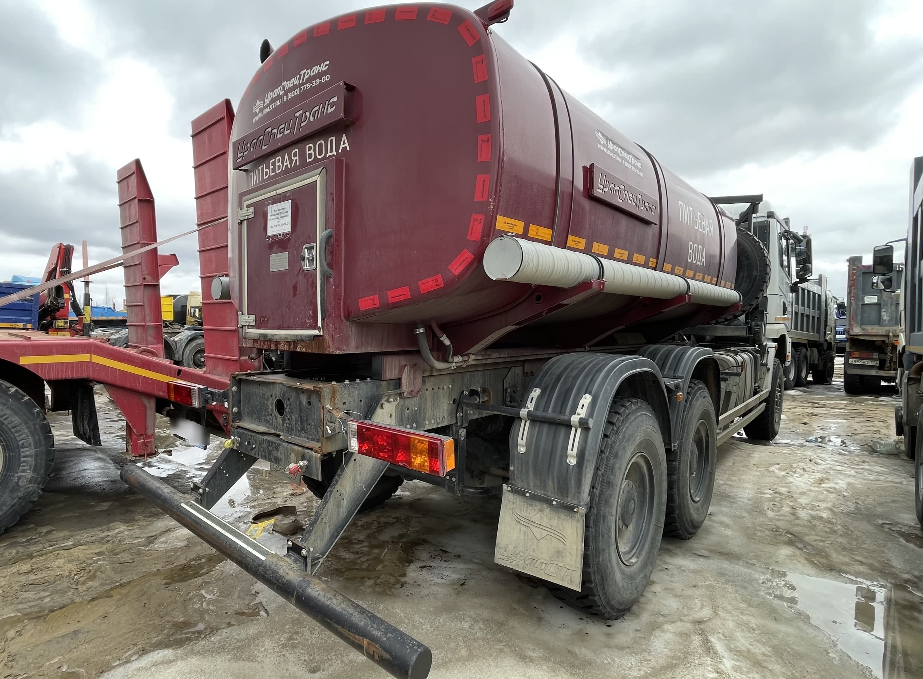 Уралспецтранс 5453* на шасси Shacman SX3258 6x6 Автоцистерна пищевая - 3