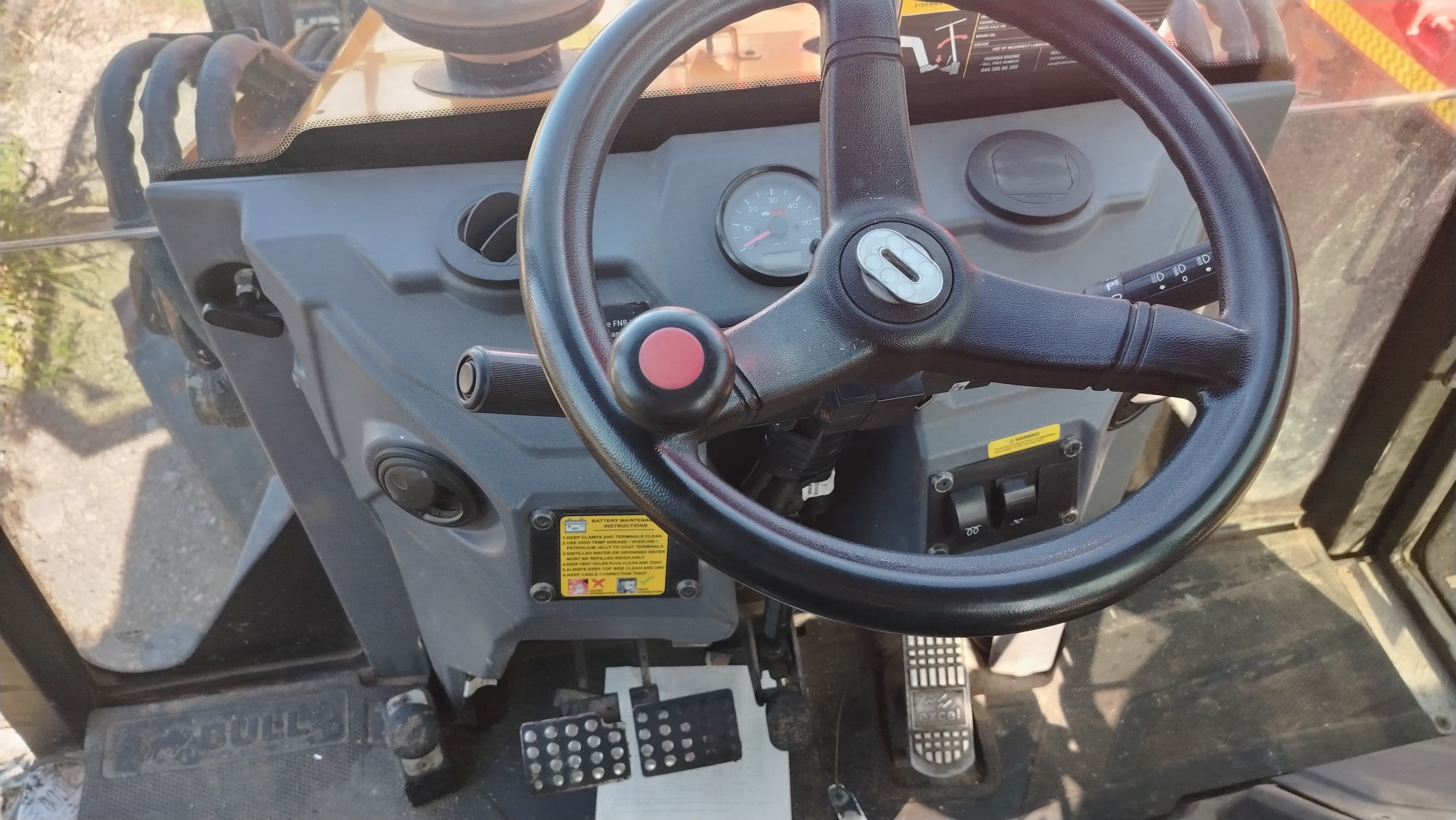 Bull HD-100 Экскаватор-погрузчик - 5