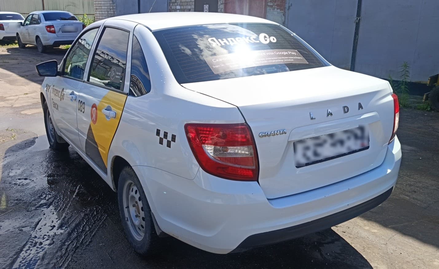 Lada Granta седан - 4