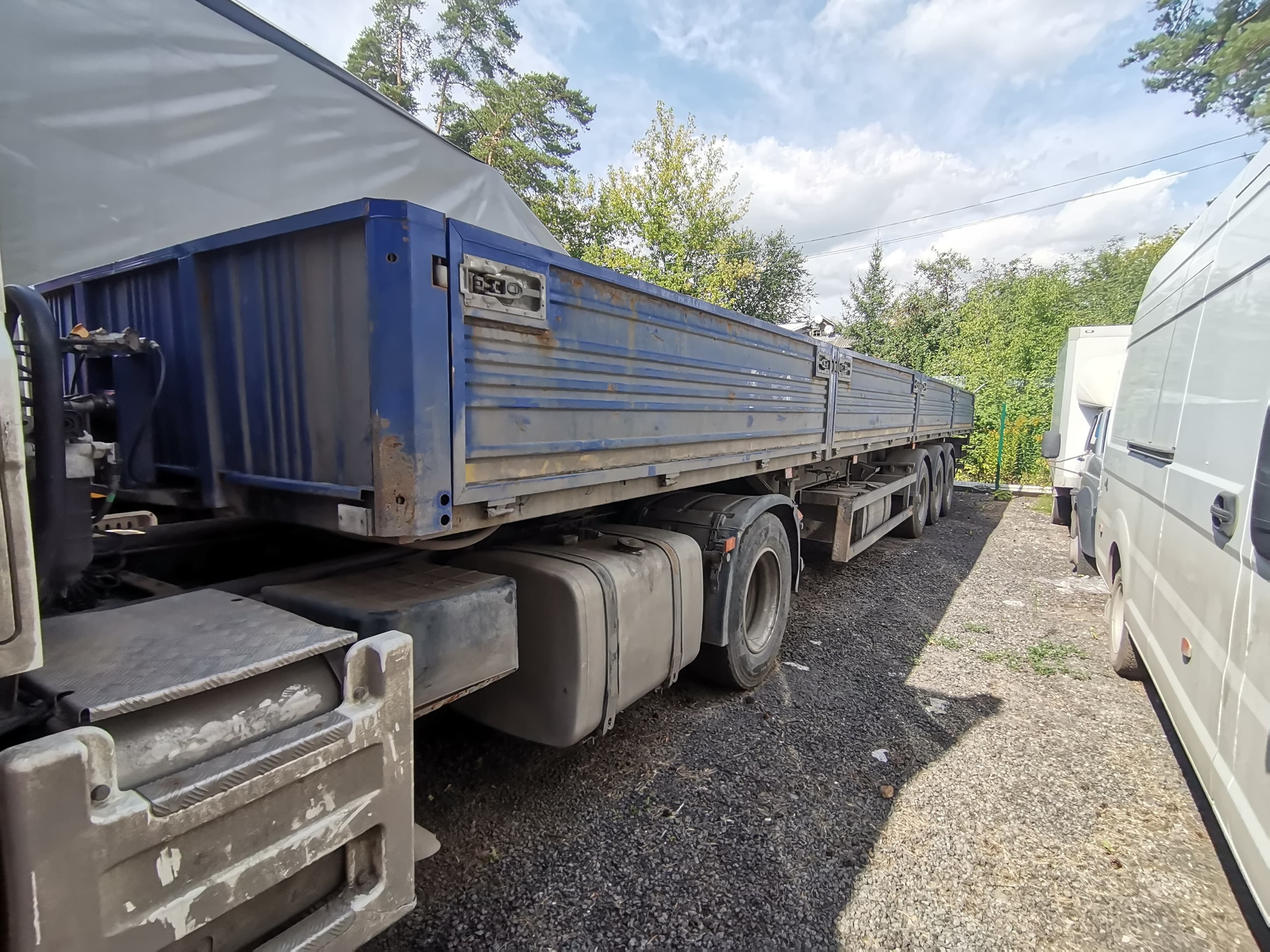 МАЗ 975800 Полуприцеп бортовой - 1