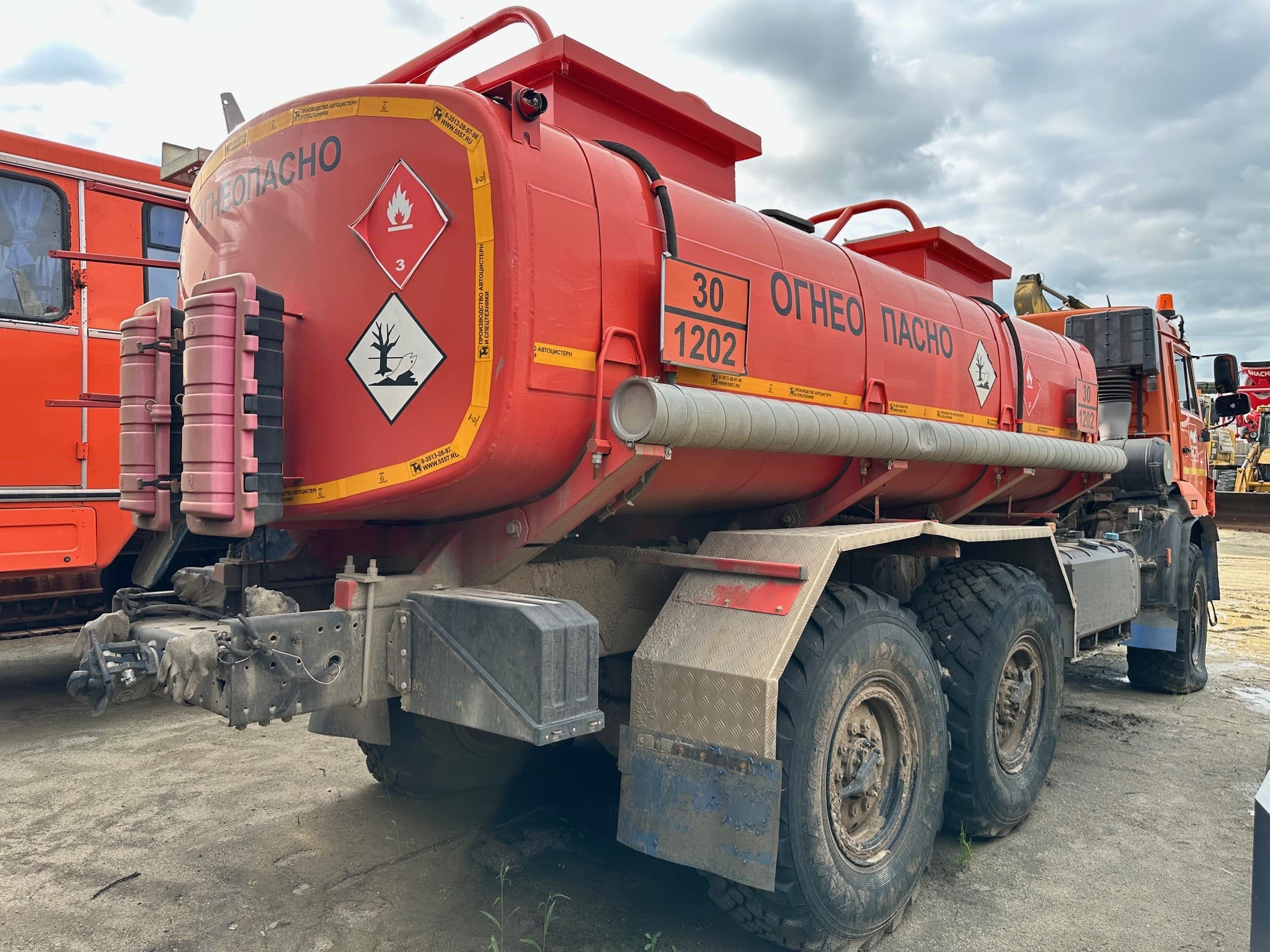 Трансмастер 4671* на шасси КамАЗ 43118 6x6 Автотопливозаправщик - 3
