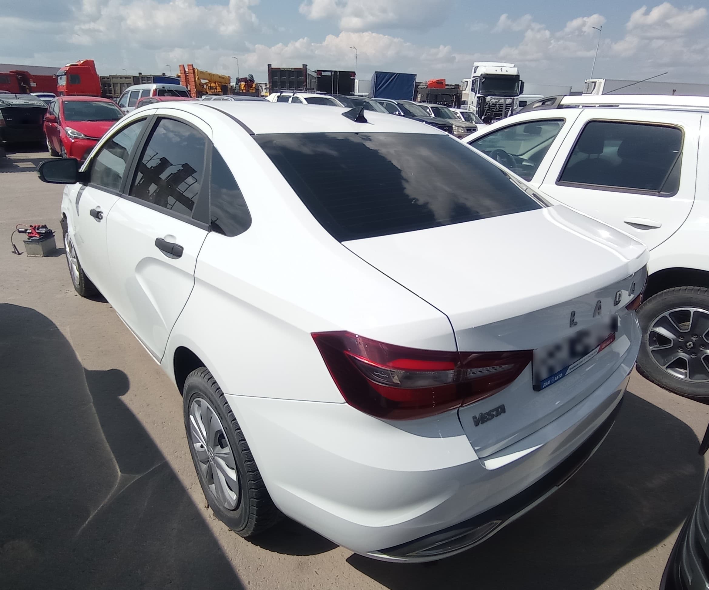 Lada Vesta седан - 4
