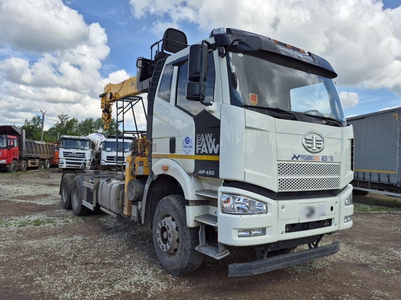 Строительные Подъемные Машины 7327* на шасси FAW CA 3250 6x4 Бортовой с КМУ - 2