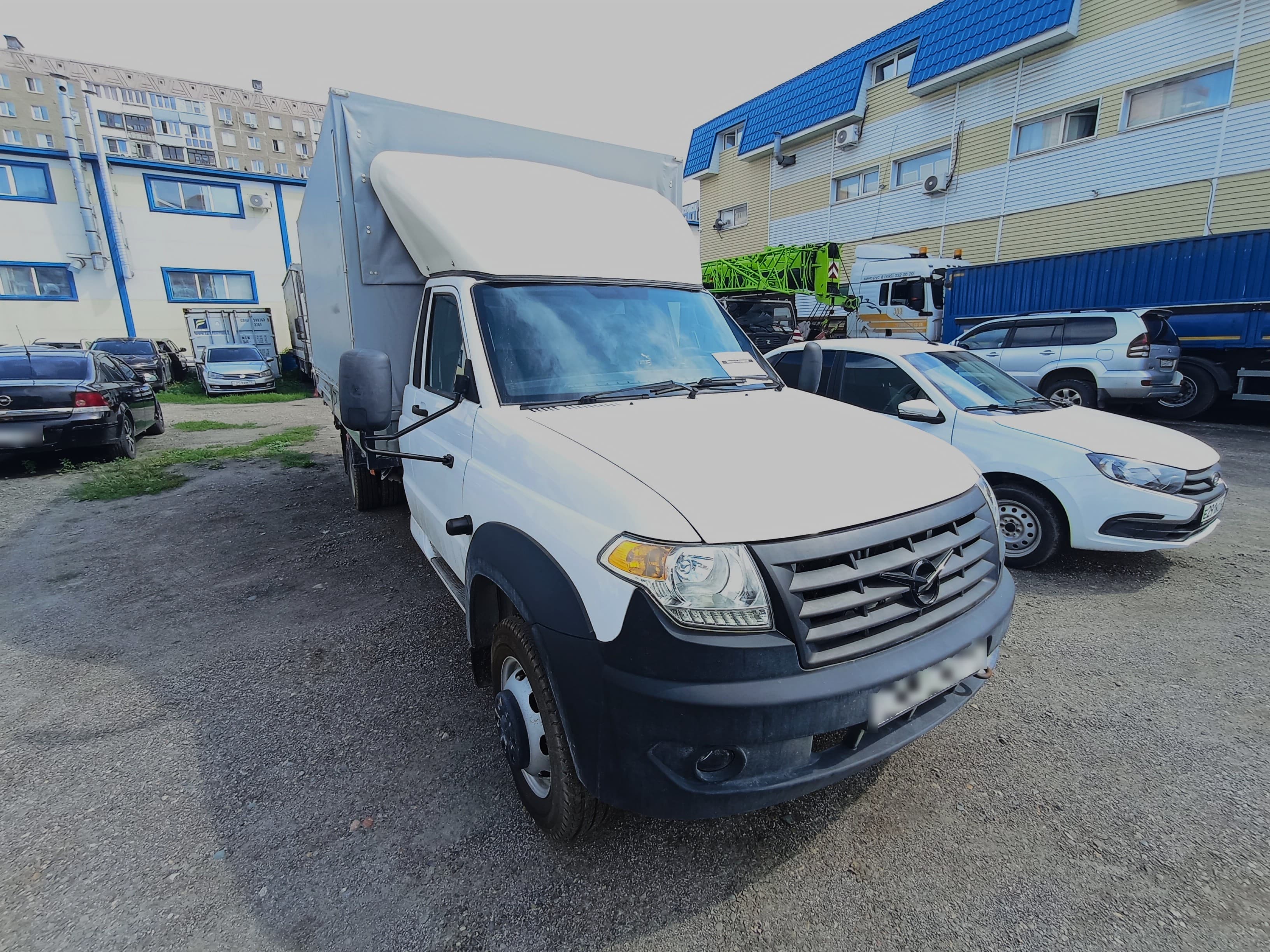 UAZ Profi - 2