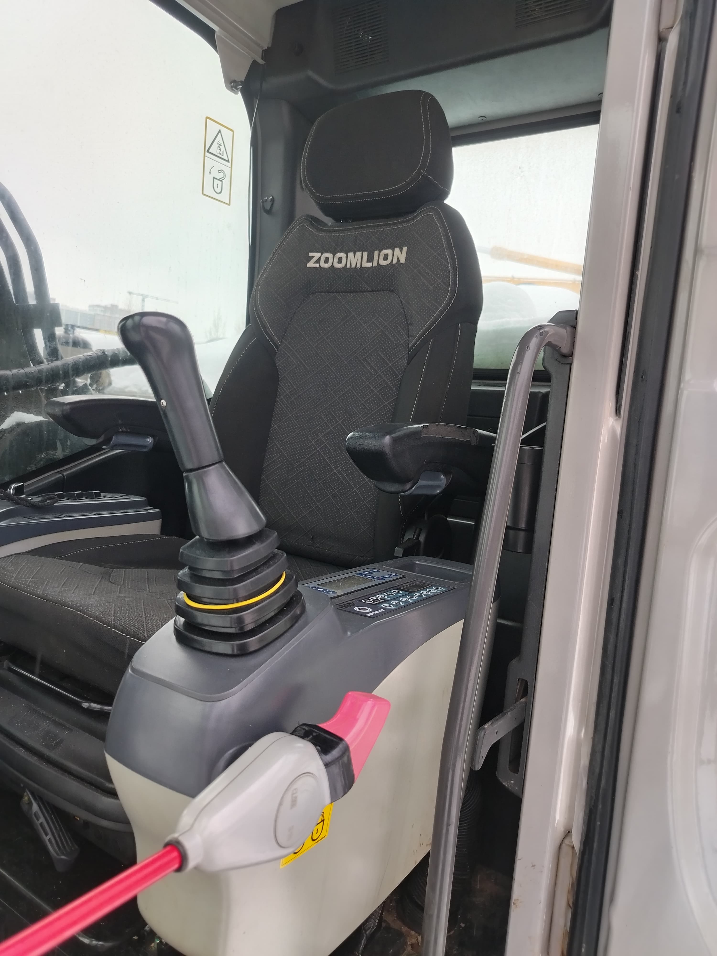 Zoomlion ZE215 Экскаватор - 4