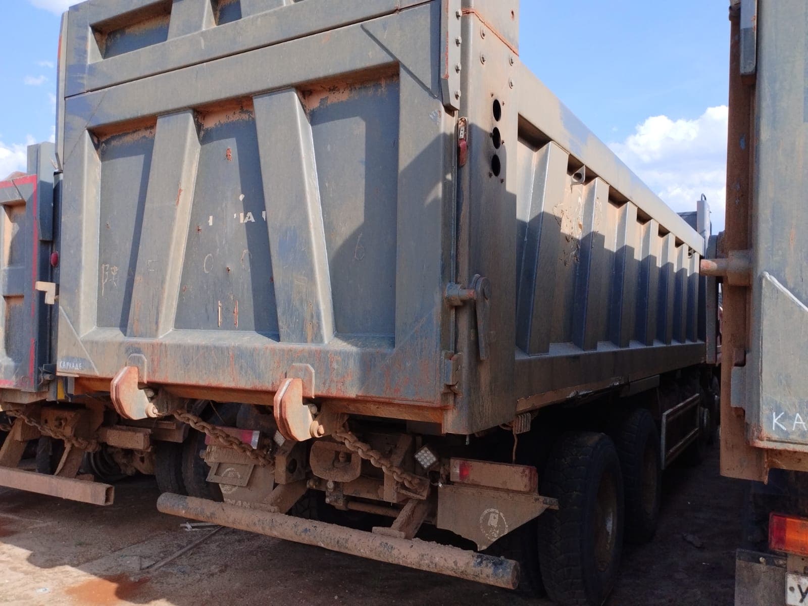 Shacman (Shaanxi) SX* 8x4 Самосвал - 3