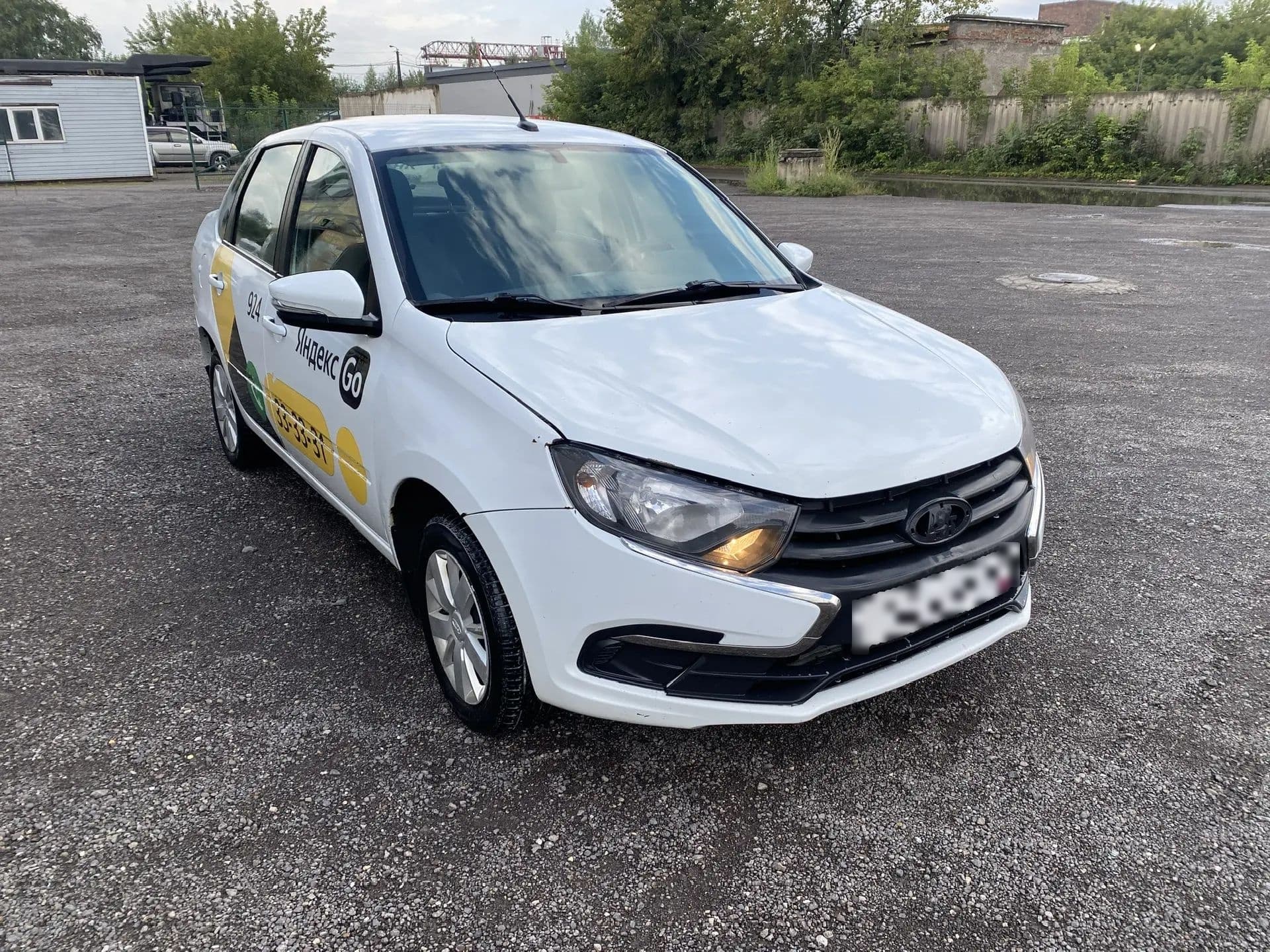 Lada Granta лифтбек - 2