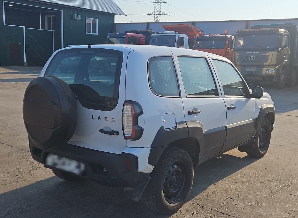 Lada Niva Travel - 3