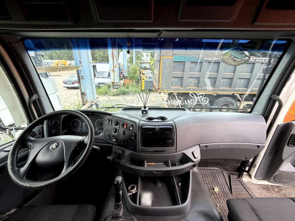 Камаз 65206 6x4 Седельный Тягач - 5
