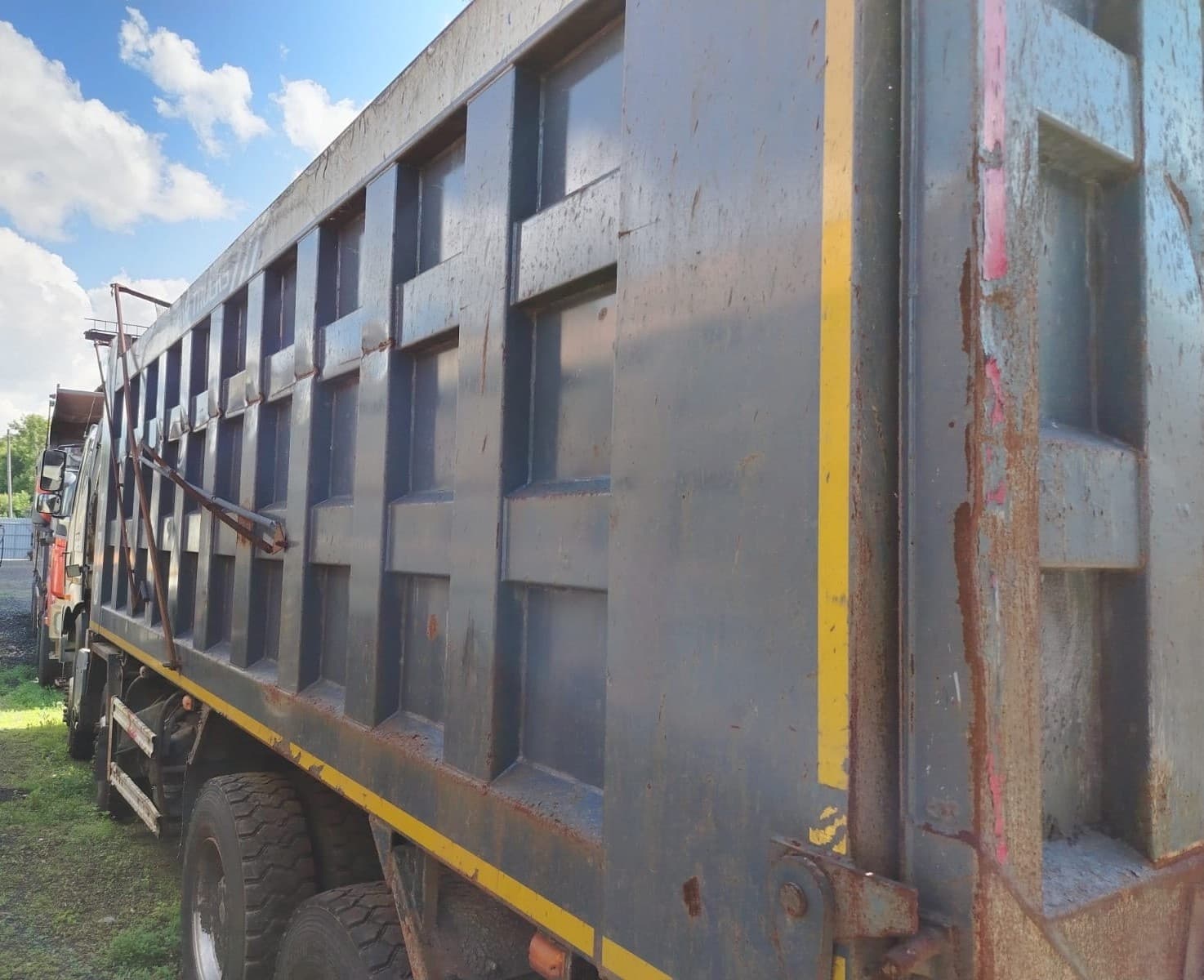 FAW CA 3310 8x4 - 4