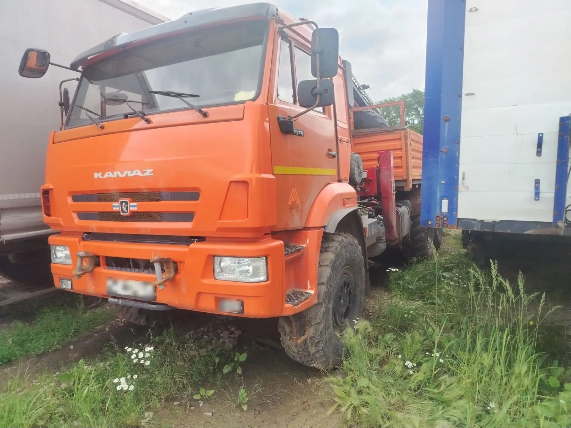 Агропромсервис 4382* на шасси Камаз 43118 6x6 Бортовой с КМУ - 1