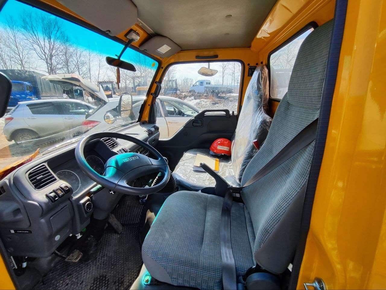 ISUZU ELF 4.5 4x2 Автовышка - 5