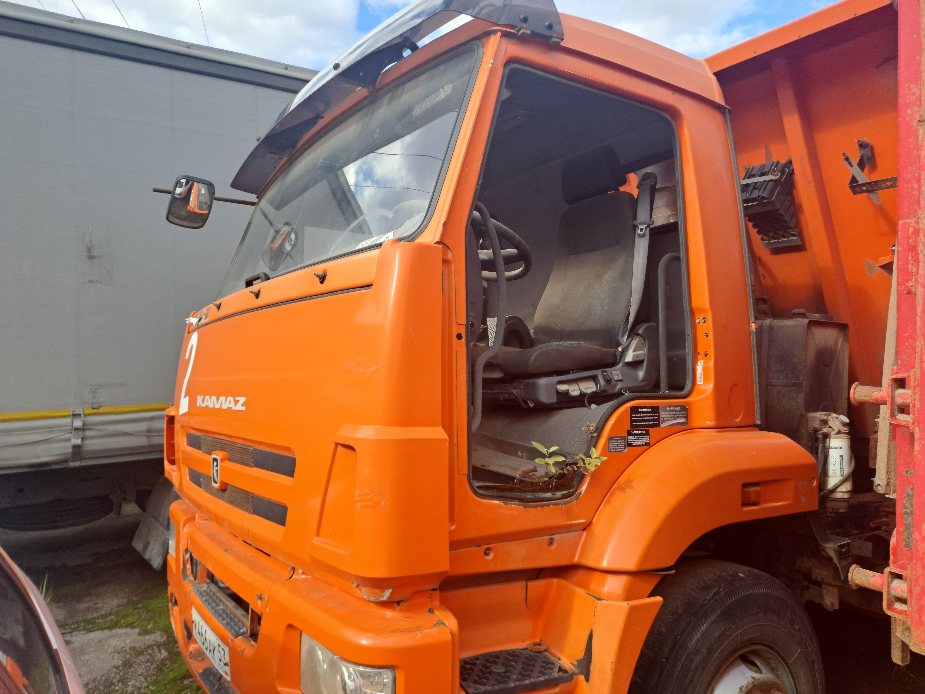 Камаз 6520 6X4 Самосвал - 1