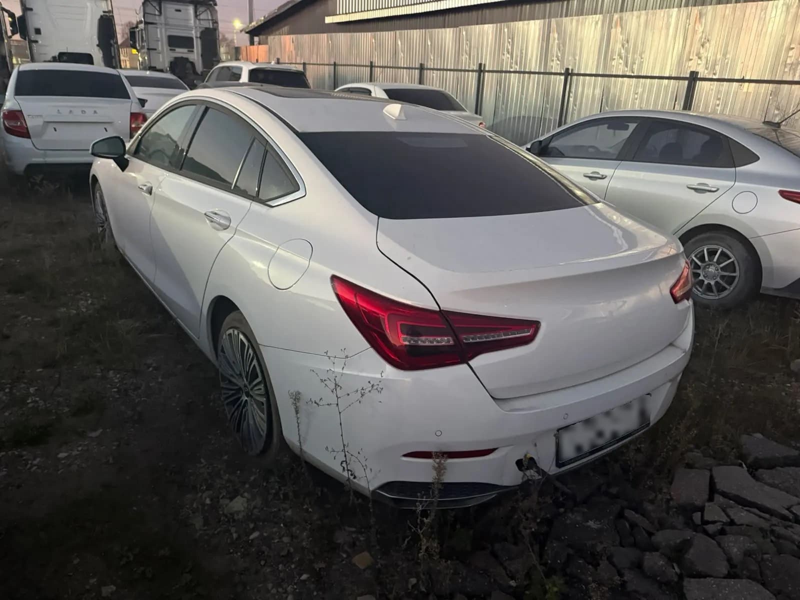 Hongqi H5 - 4