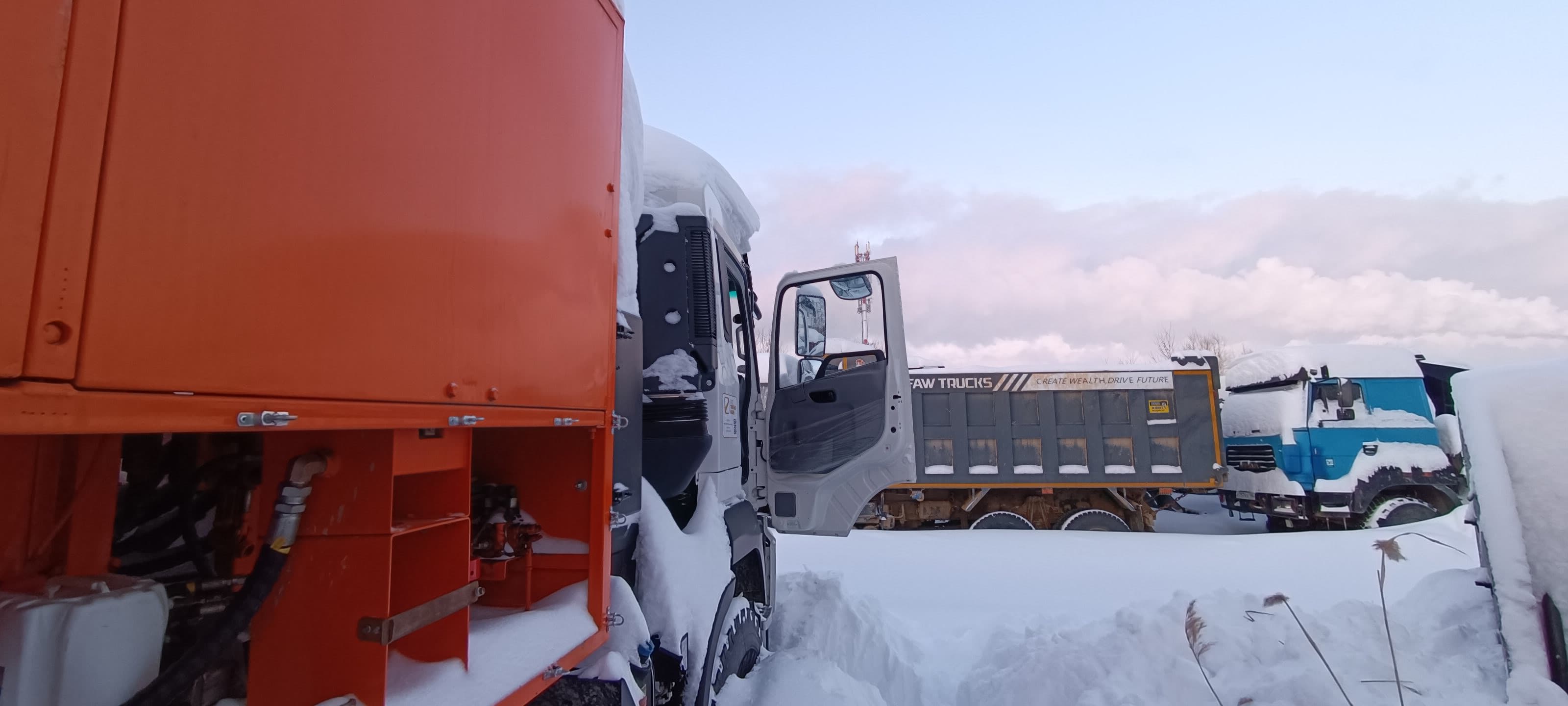 Хант 8051* на шасси ХАНТ 8x8 Агрегат цементировочный - 3