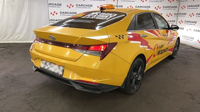 Hyundai Elantra - 3