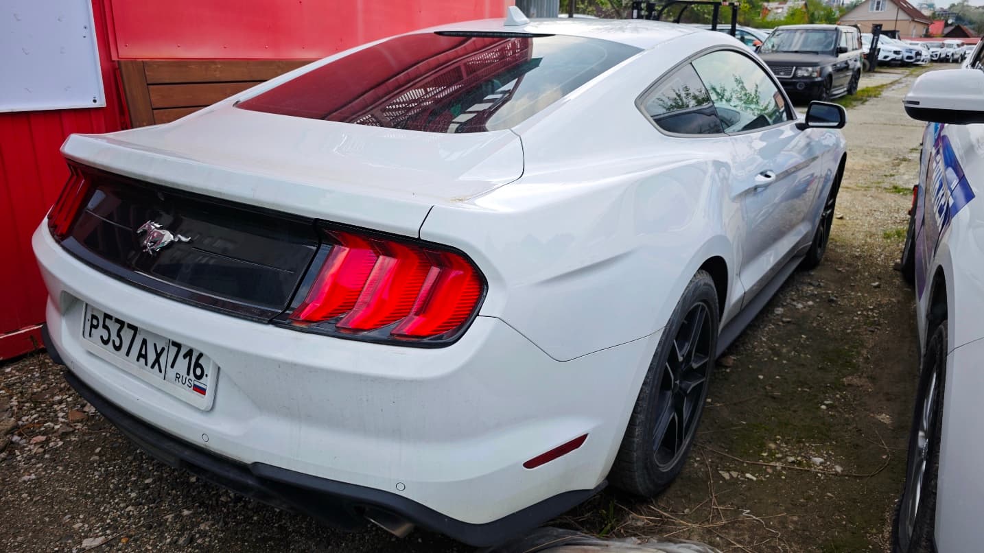 Ford Mustang - 3