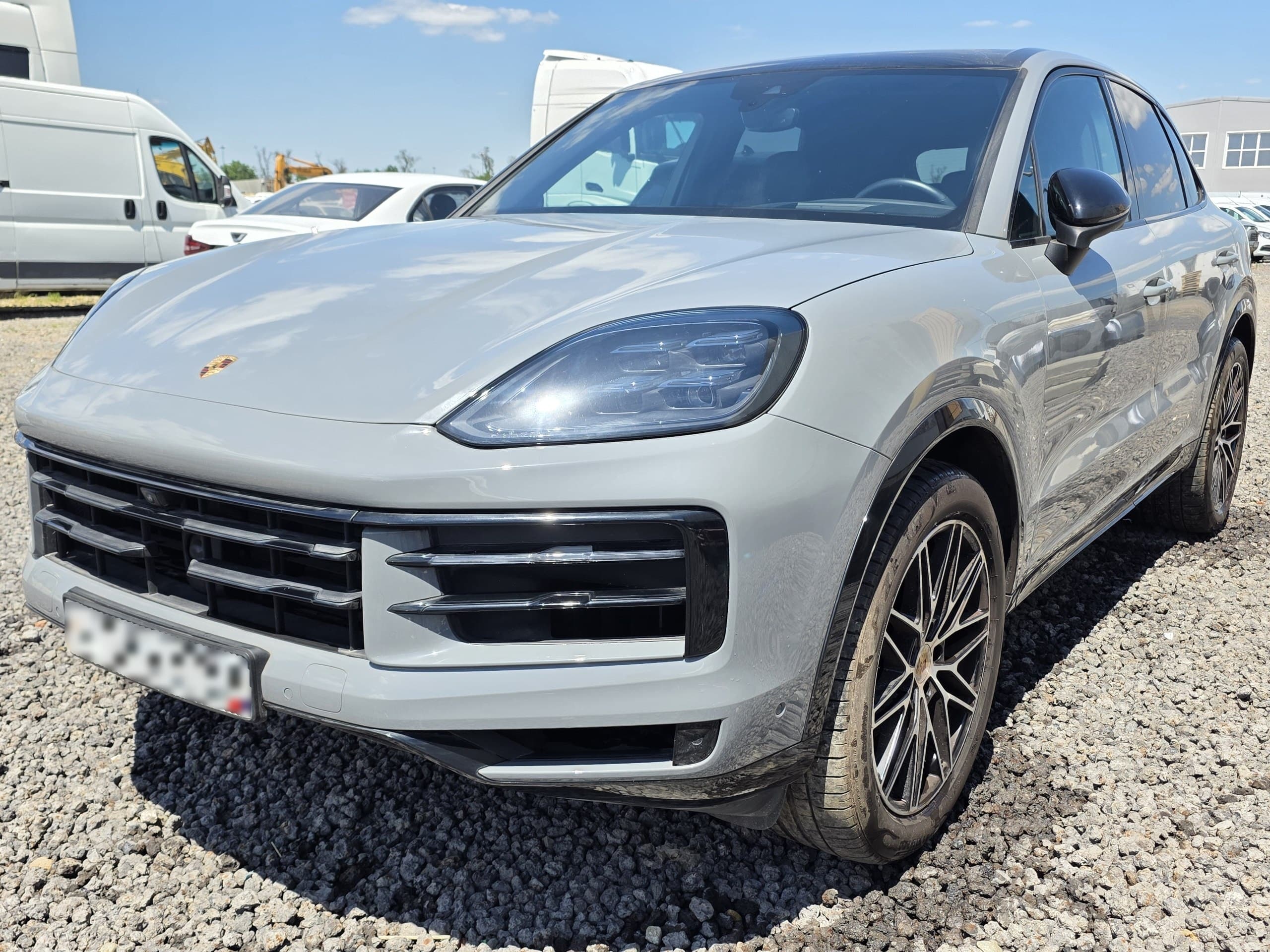 Porsche Cayenne - 1