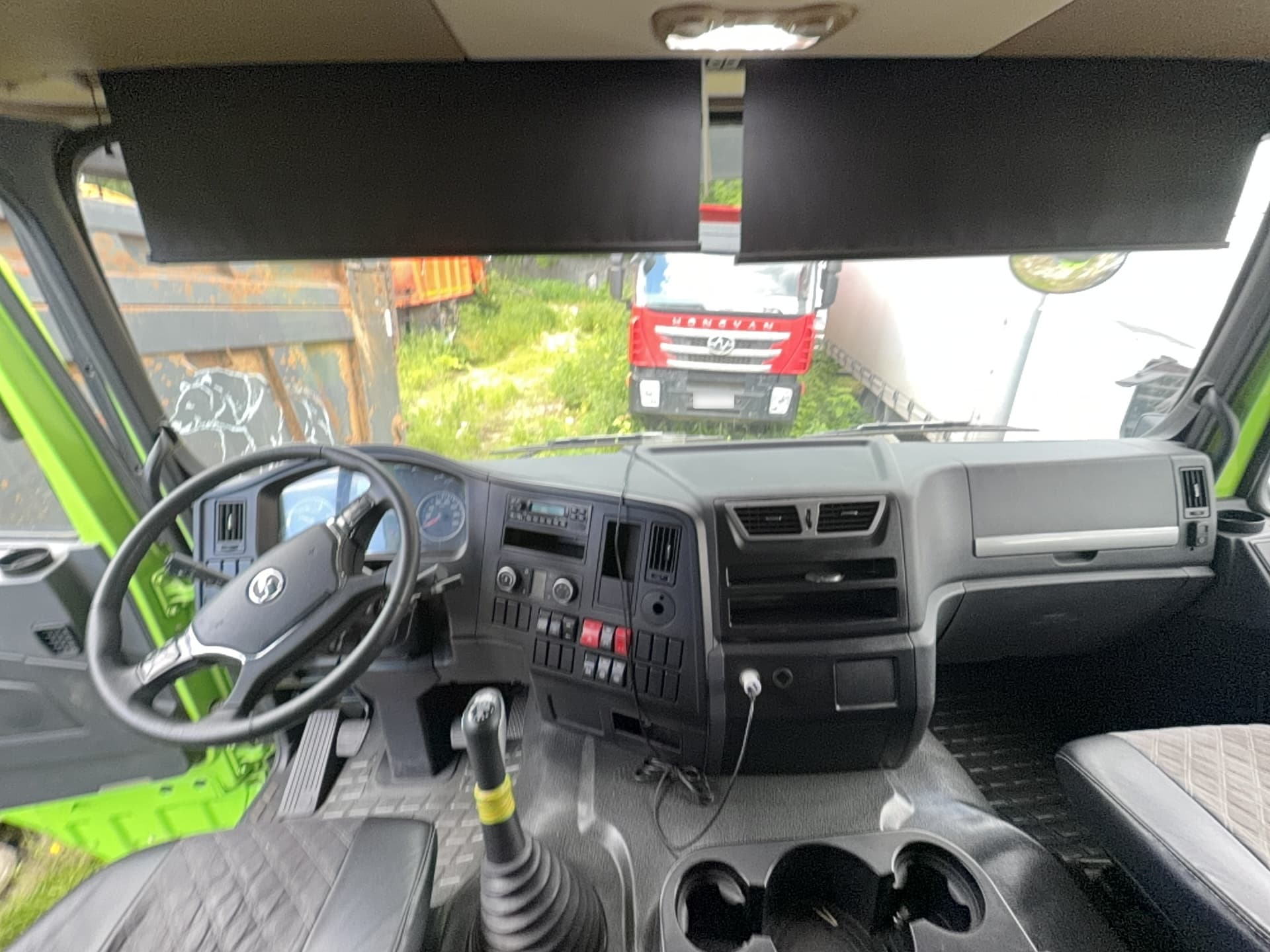 Shacman (Shaanxi) SX* 8x4 Самосвал - 5